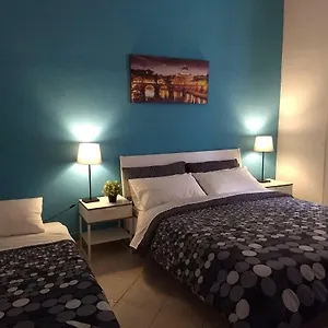 Amoraroma, Economy With Shared Bathrooms Roma